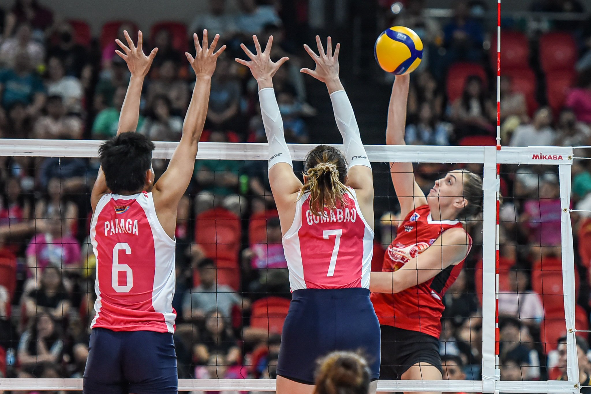 PLDT, Chery Tiggo bag opening day wins
